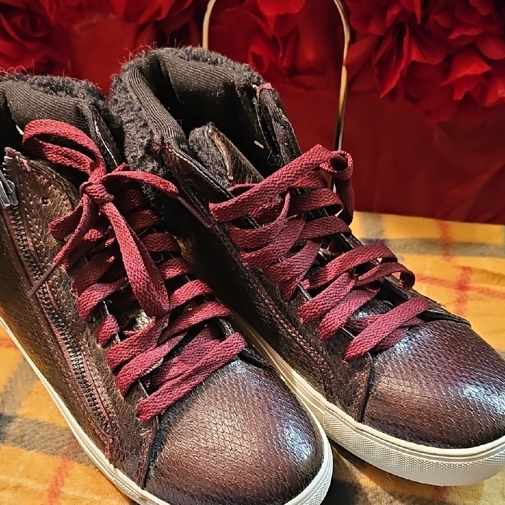 Brash Stylish Burgundy High-Top Sneakers Size 8 ½